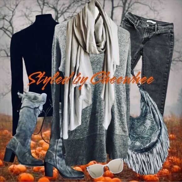 Miss Chievious Sweater Gray Deep V-Neck Oversized Pullover Size XS EUC - Picture 4 of 16